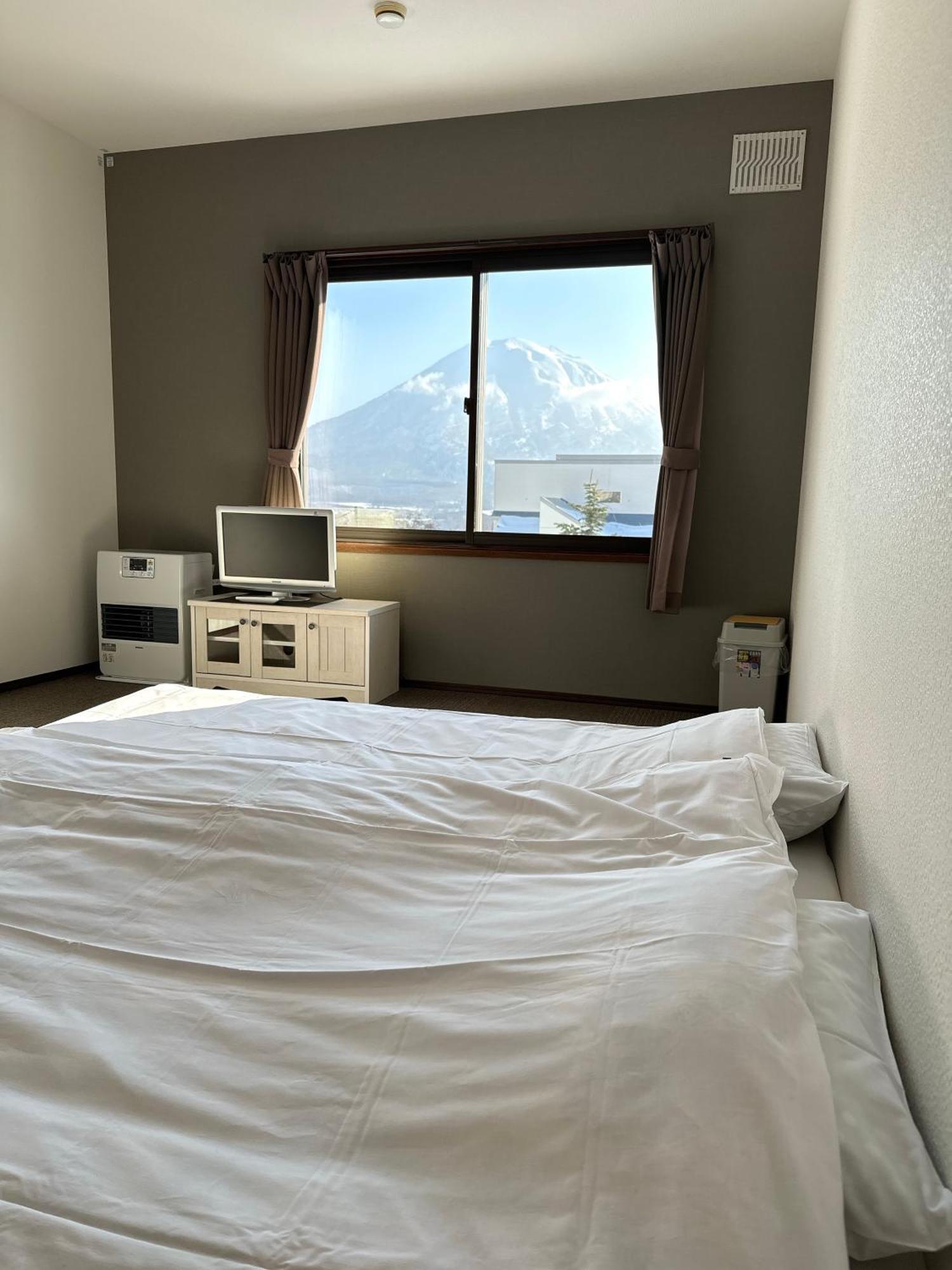 Pension Berg Niseko Exterior photo